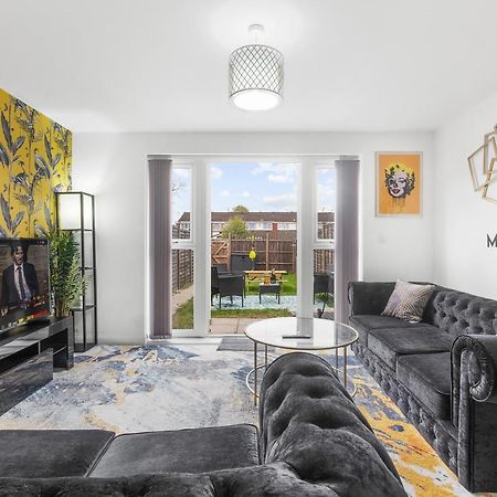 Luxury 2 Bed House City Centre ✘ Bbq & Garden ☆ Family Friendly→ Swingball & Outdoor Furniture - Free Parking → With 50 Inch Smart Tv, Free Netflix & Wifi ✘ Comfy Seating Area - By Maevela Birmingham Exterior foto