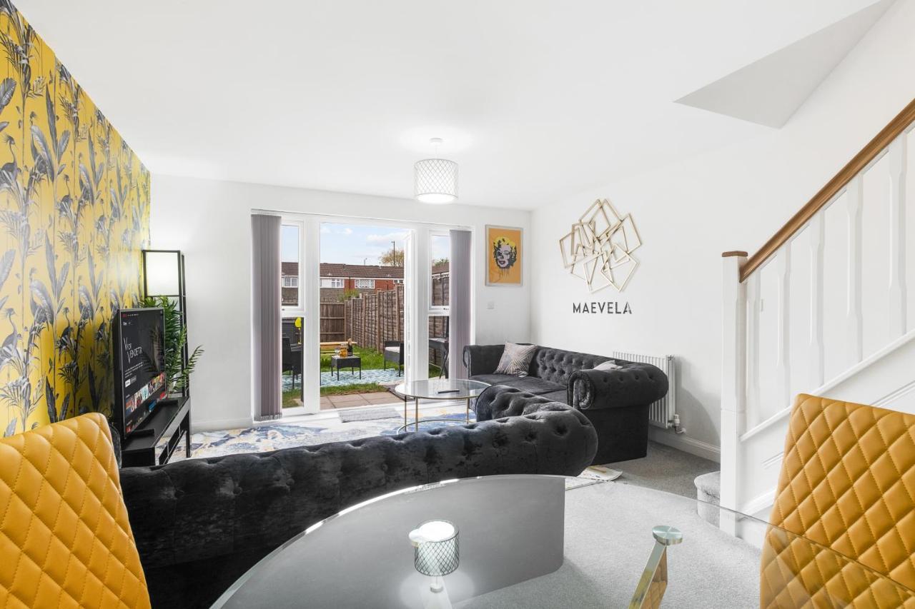 Luxury 2 Bed House City Centre ✘ Bbq & Garden ☆ Family Friendly→ Swingball & Outdoor Furniture - Free Parking → With 50 Inch Smart Tv, Free Netflix & Wifi ✘ Comfy Seating Area - By Maevela Birmingham Exterior foto