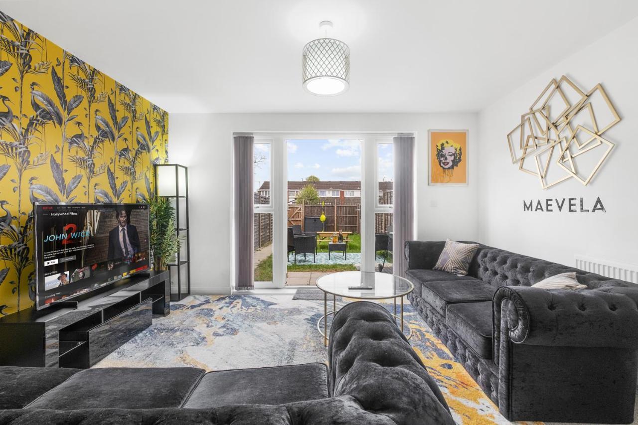 Luxury 2 Bed House City Centre ✘ Bbq & Garden ☆ Family Friendly→ Swingball & Outdoor Furniture - Free Parking → With 50 Inch Smart Tv, Free Netflix & Wifi ✘ Comfy Seating Area - By Maevela Birmingham Exterior foto